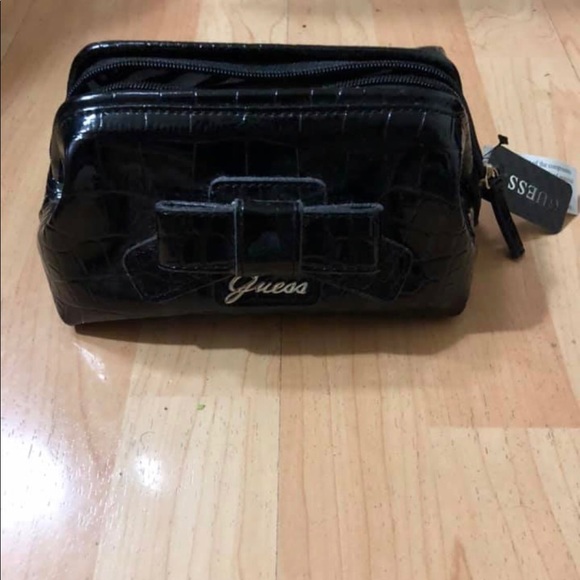 guess makeup bag